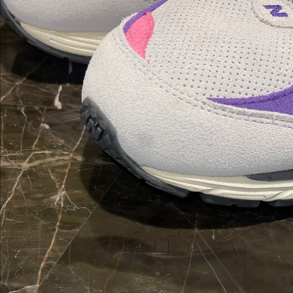 New Balance Men’s Grey, Pink and Purple 2002R Sneakers - Picture 8 of 9